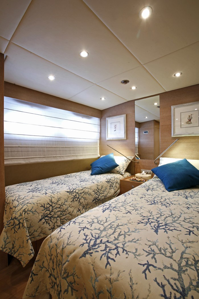 [34m-Yacht-ROVAN]-6159-16.jpg