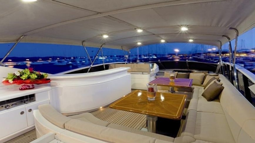 [35m-Yacht-LADY-EMMA]-6034-24.jpg