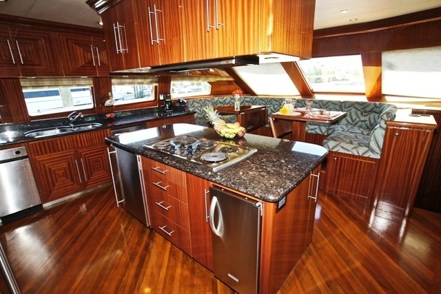 [35m-Yacht-MISSY-B-II]-6265-180.jpg