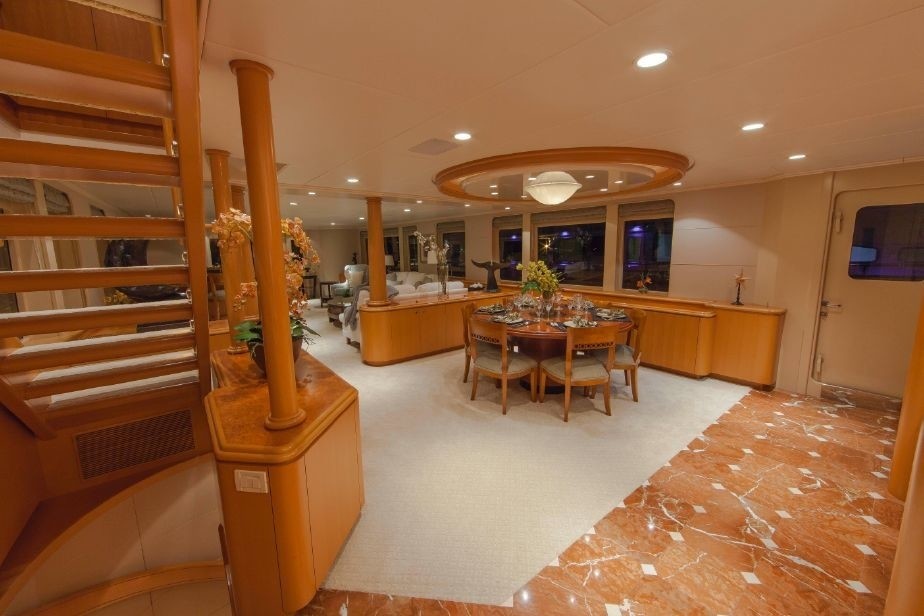 [37m-Yacht-LOOSE-ENDS]-6204-104.jpg