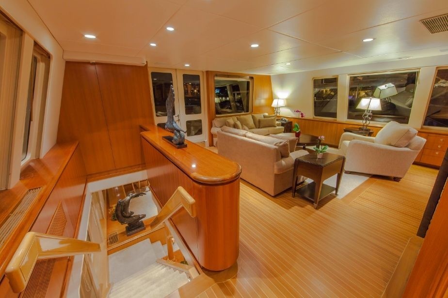 [37m-Yacht-LOOSE-ENDS]-6204-217.jpg