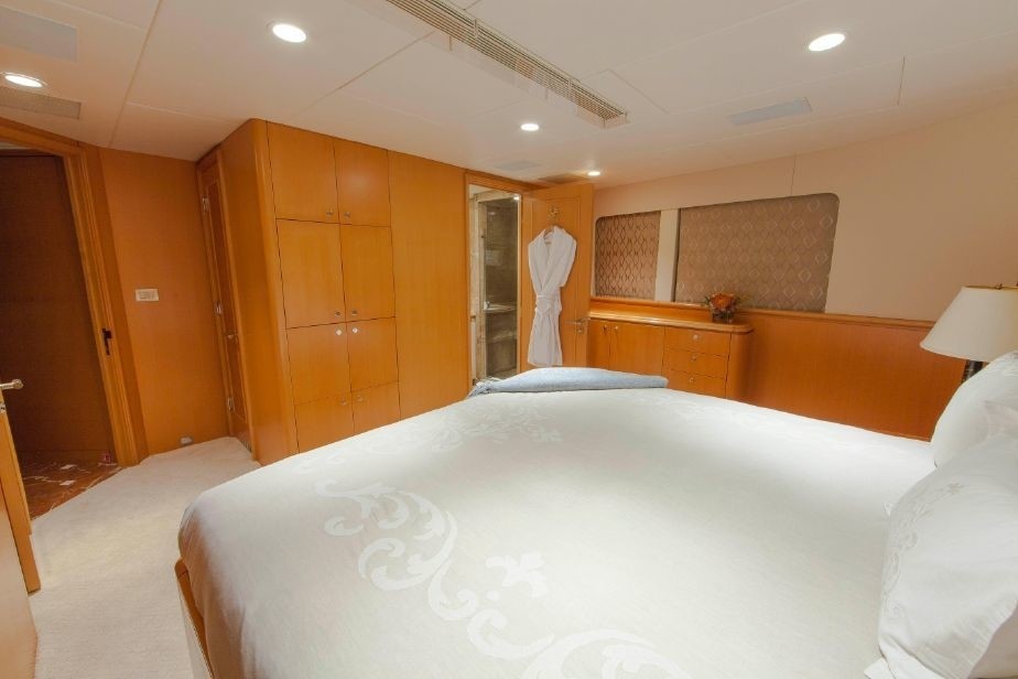 [37m-Yacht-LOOSE-ENDS]-6204-48.jpg