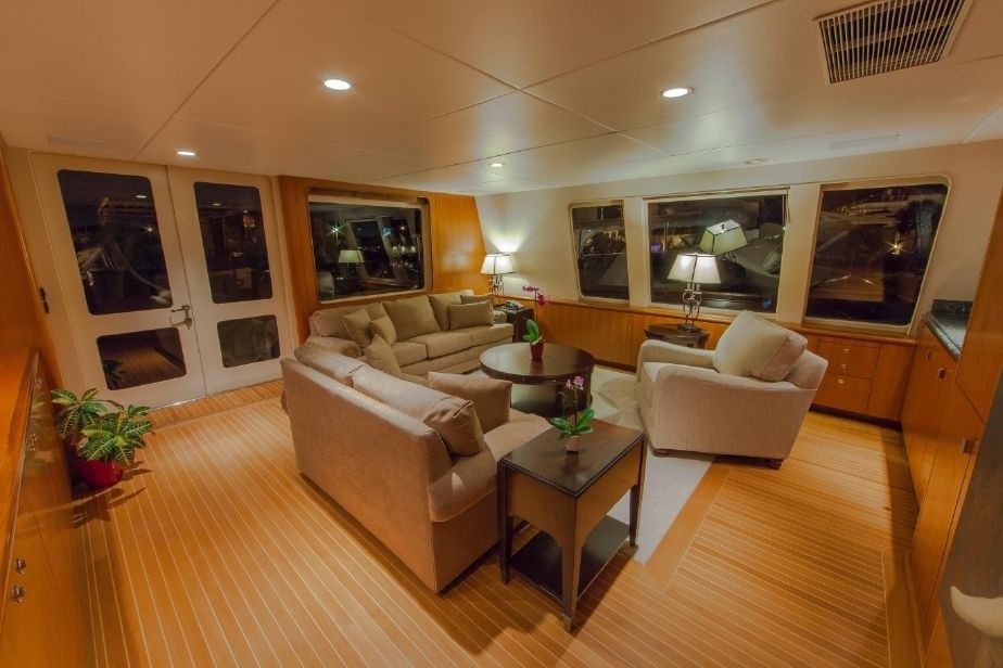 [37m-Yacht-LOOSE-ENDS]-6204-68.jpg