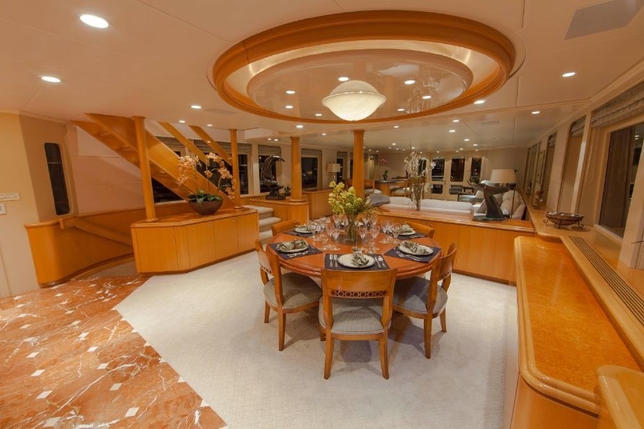 [37m-Yacht-LOOSE-ENDS]-6204-80.jpg