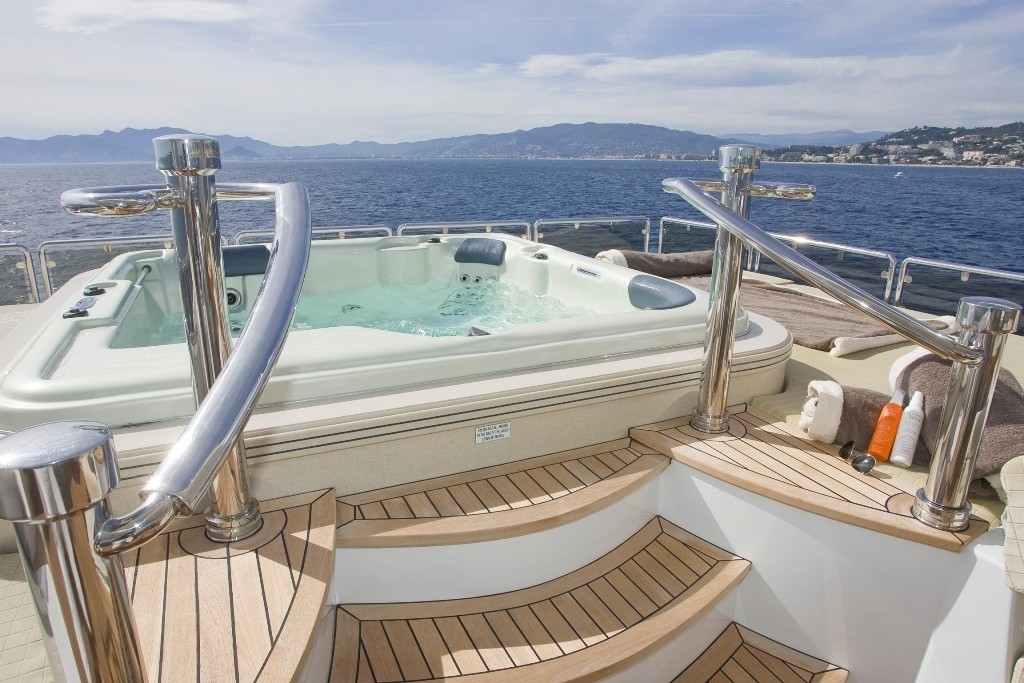 [38m-Yacht-GRENADINES-III]-6119-139.jpg