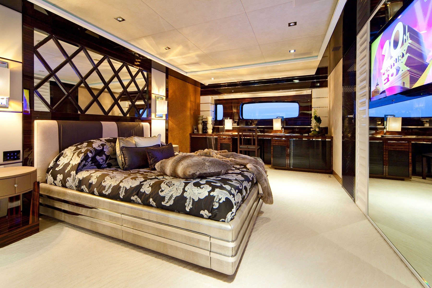 [40m-Yacht-MANIFIQ]-6421-101.jpg