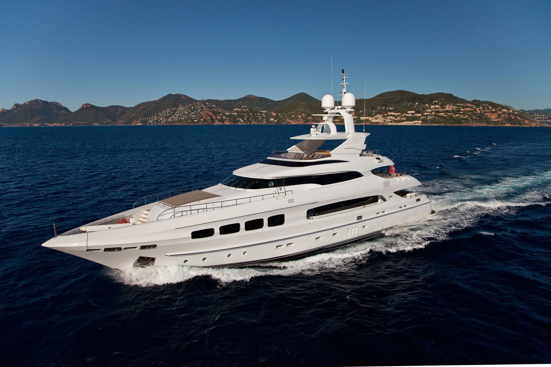 [40m-Yacht-MANIFIQ]-6421-21.jpg