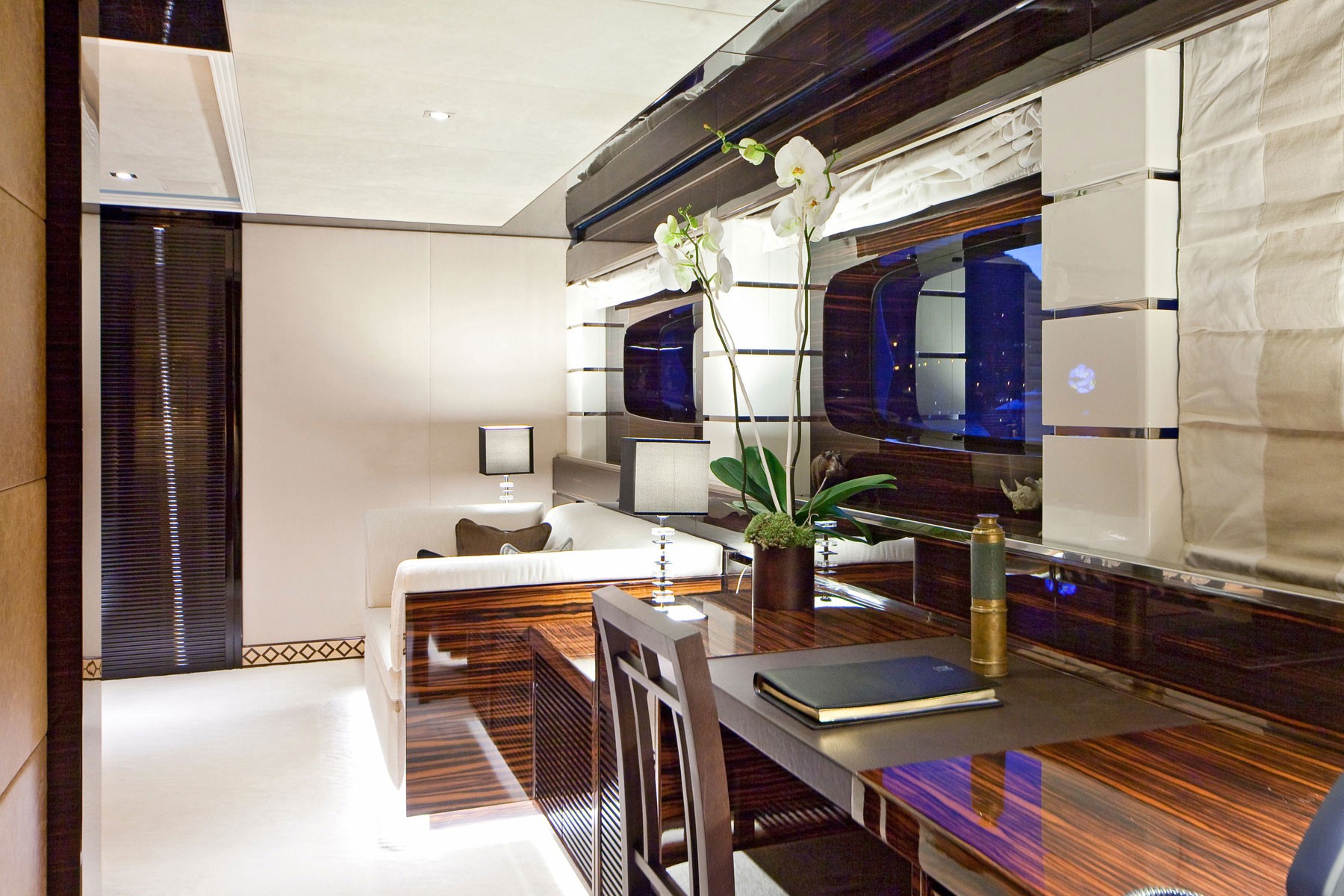 [40m-Yacht-MANIFIQ]-6421-28.jpg