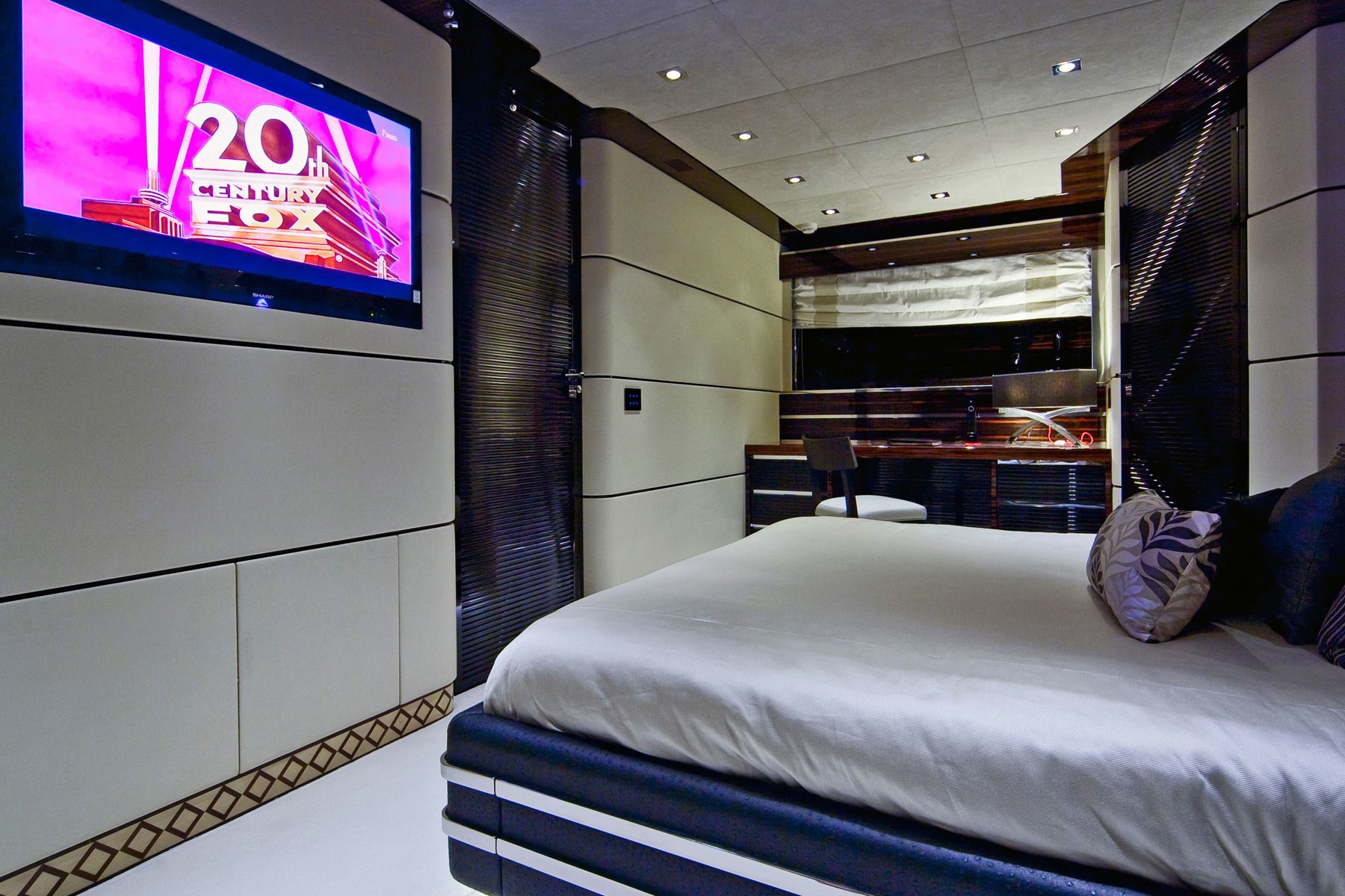 [40m-Yacht-MANIFIQ]-6421-55.jpg