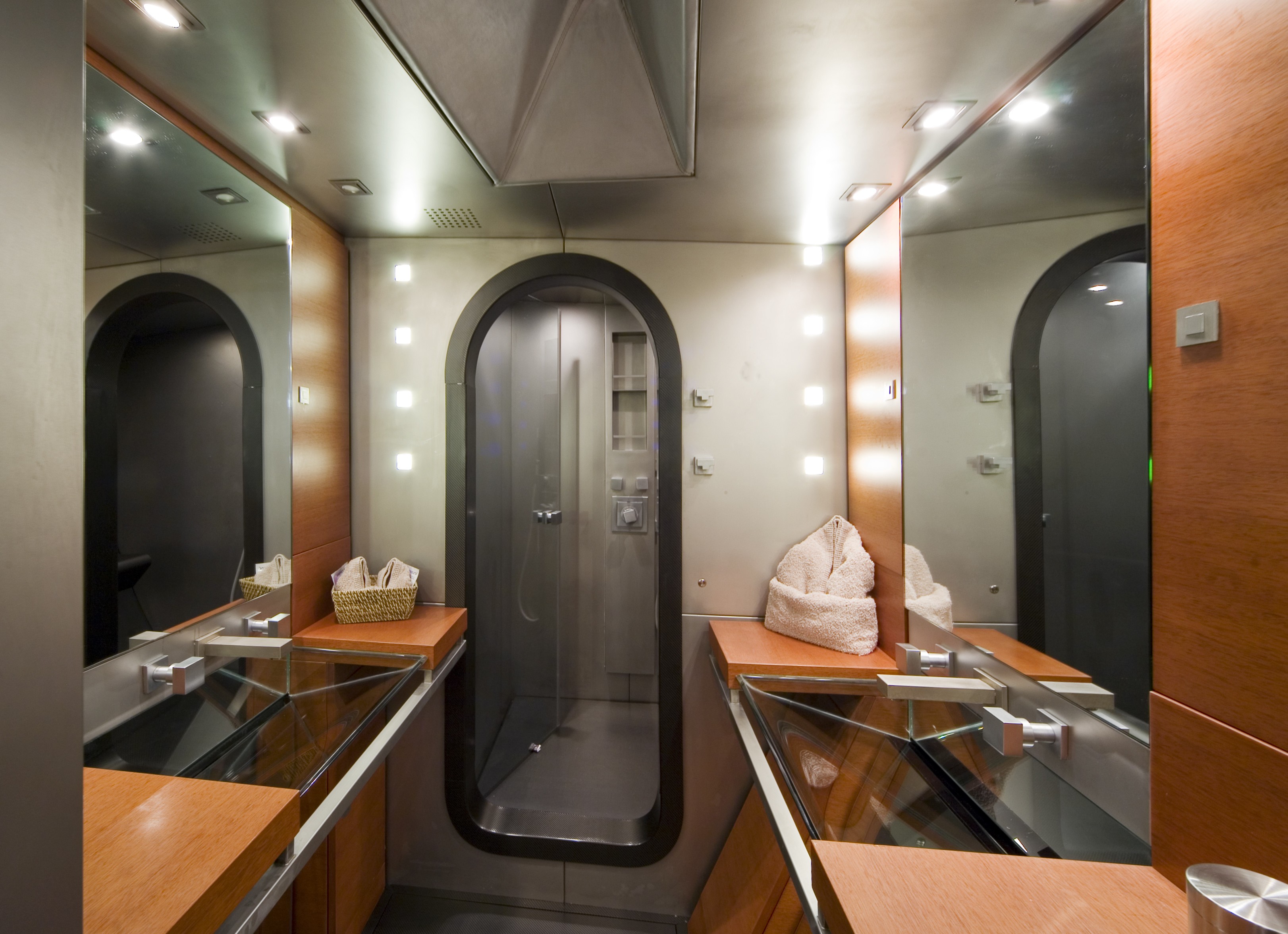 [42m-Yacht-YAMAKAY]-6734-110.jpg