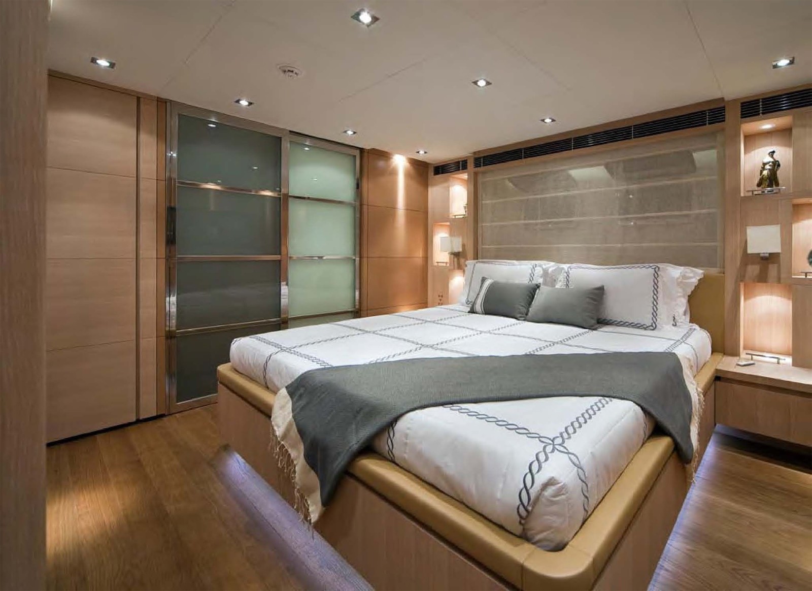 [44m-Yacht-FAN-TOO]-6061-123.jpg