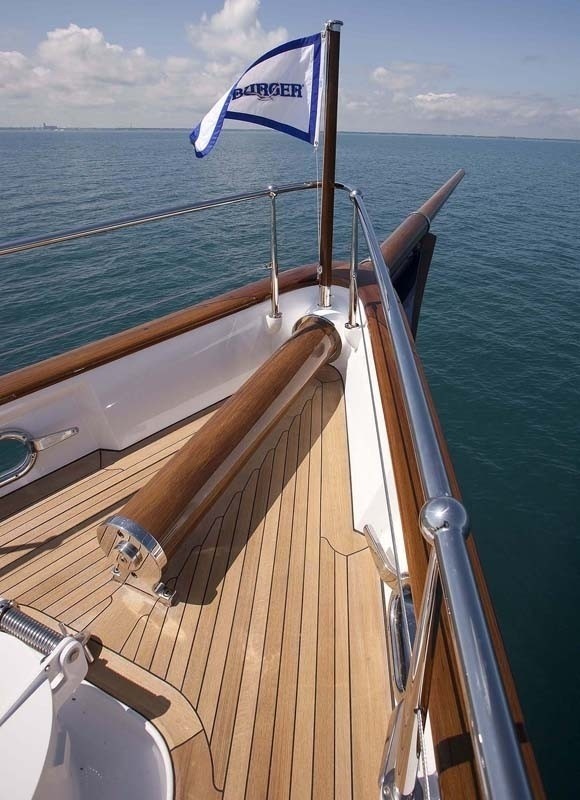 [46m-Yacht-SYCARA-IV]-6219-219.jpg