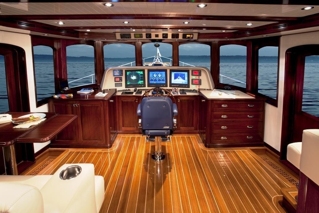 [46m-Yacht-SYCARA-IV]-6219-50.jpg