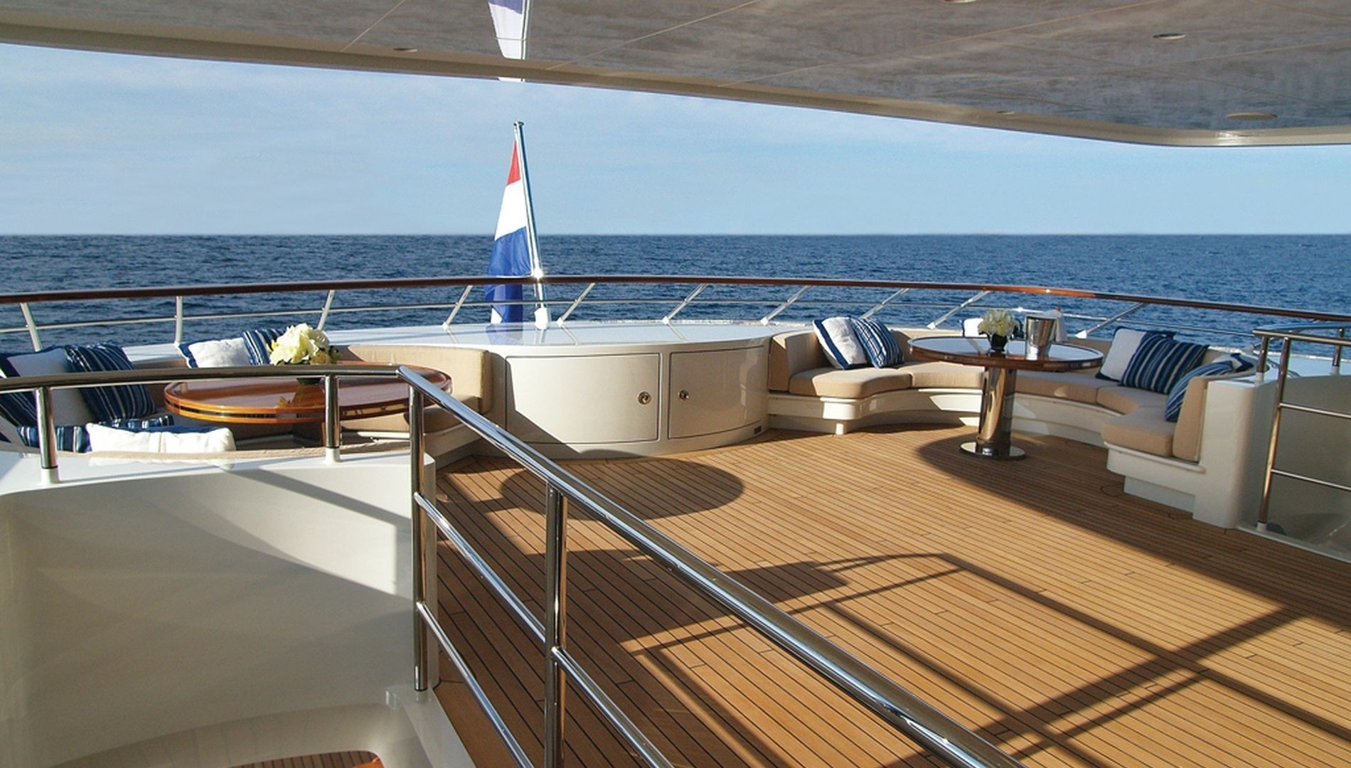 [47m-Yacht-LADY-DEE]-6287-17.jpg