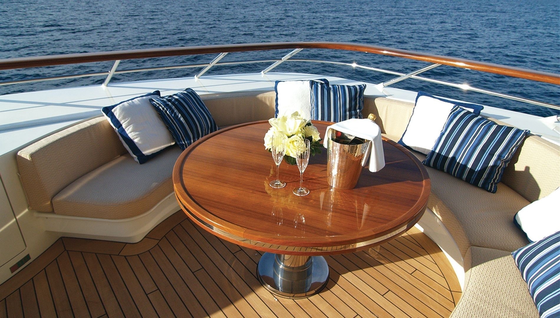 [47m-Yacht-LADY-DEE]-6287-45.jpg