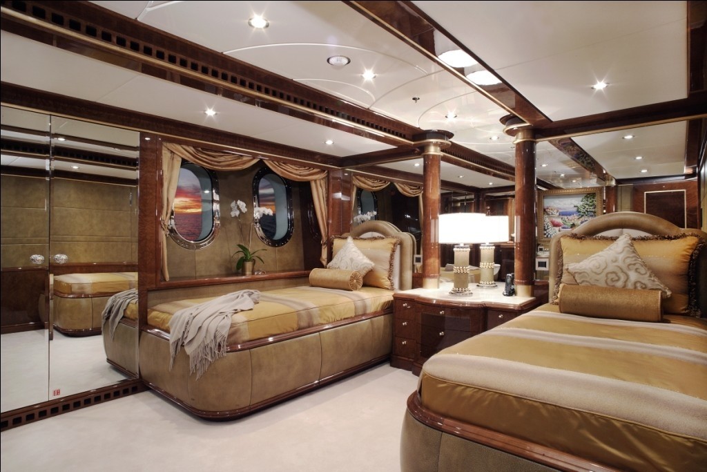 [61m-Yacht-DIAMONDS-ARE-FOREVER]-6527-170.jpg