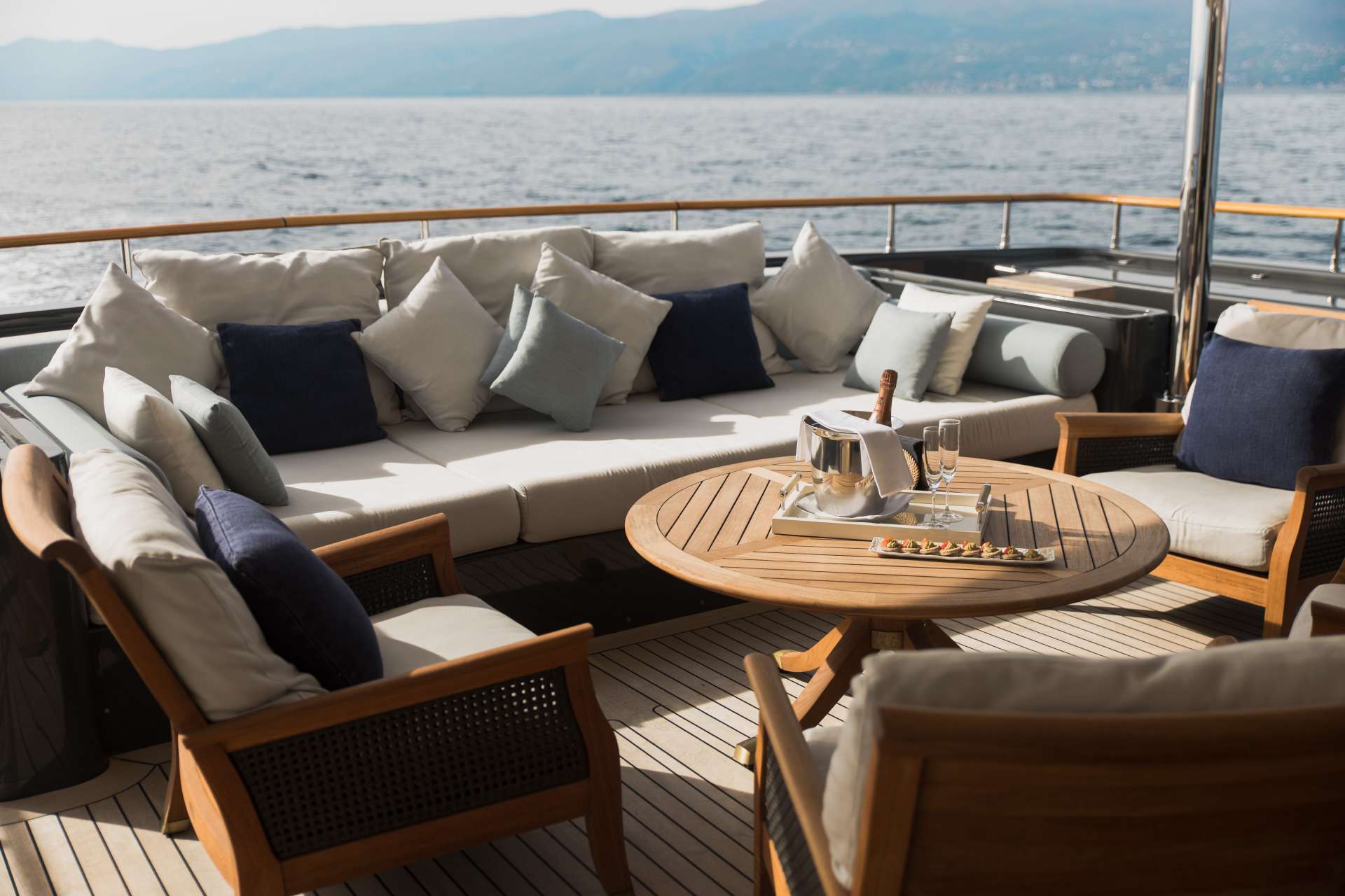 [MOTOR-YACHT-LADY-TRUDY]-6350-8.jpg