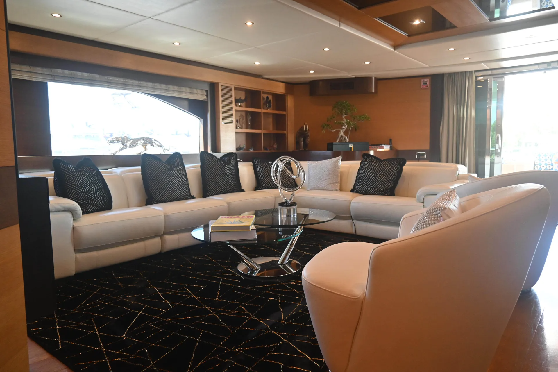 [MOTOR-YACHT-PRIMADONNA]-6080-7.png