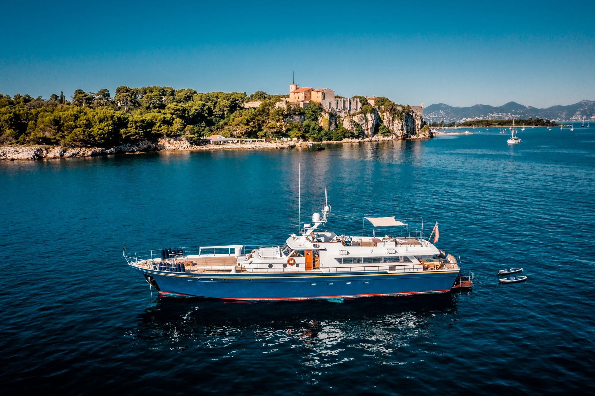 101 Superyacht CHANTELLA.jpg