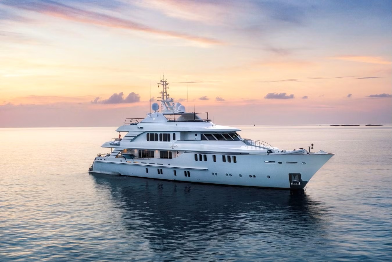 101 Superyacht MYSTIC.jpg