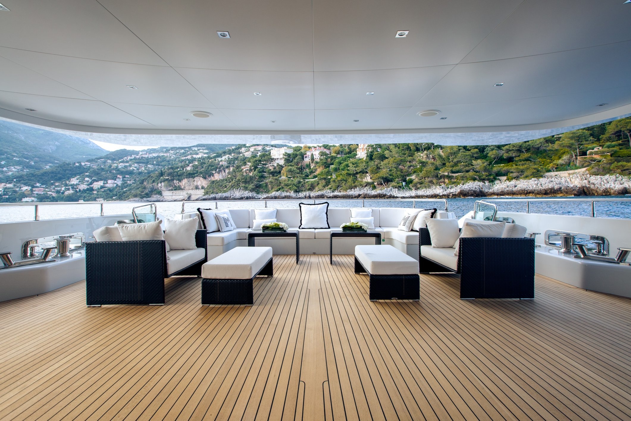 16836-discover-the-mediterranean-on-charter-yacht-manifiq.jpg