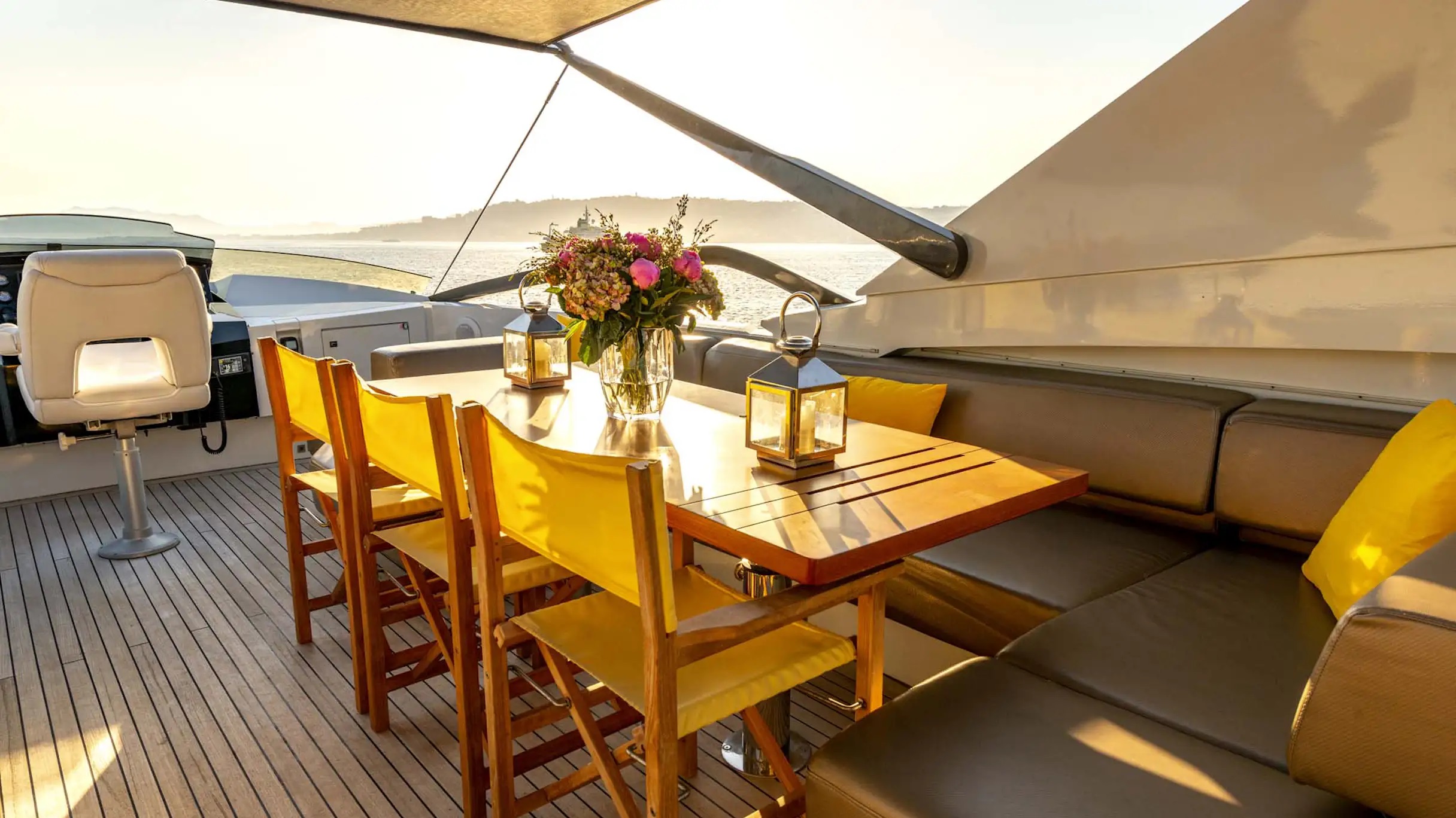 202 Dining on Flybride deck.jpg