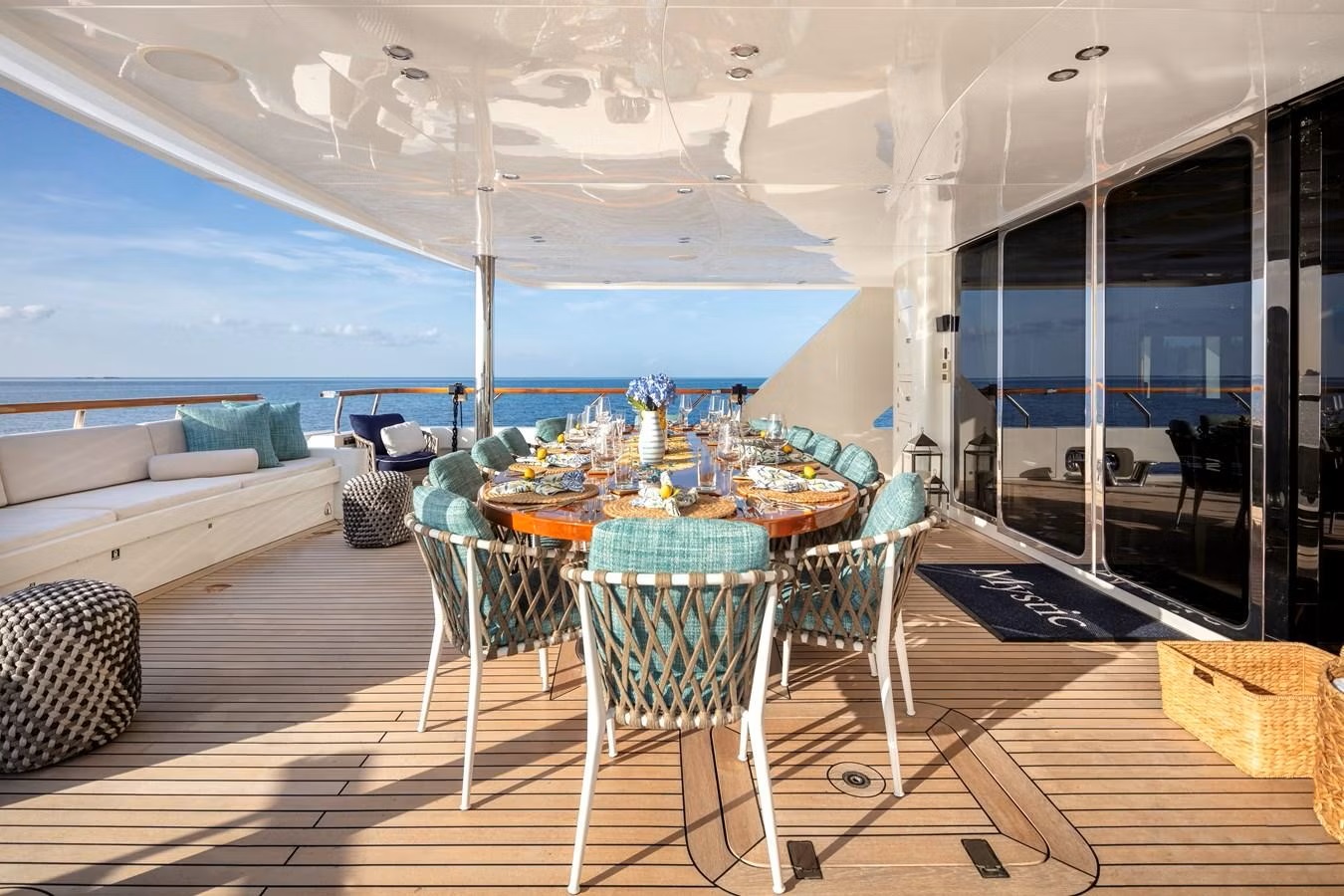 203 Main deck dining.jpg