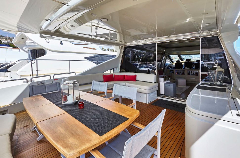 205 Dining on Main deck.jpg