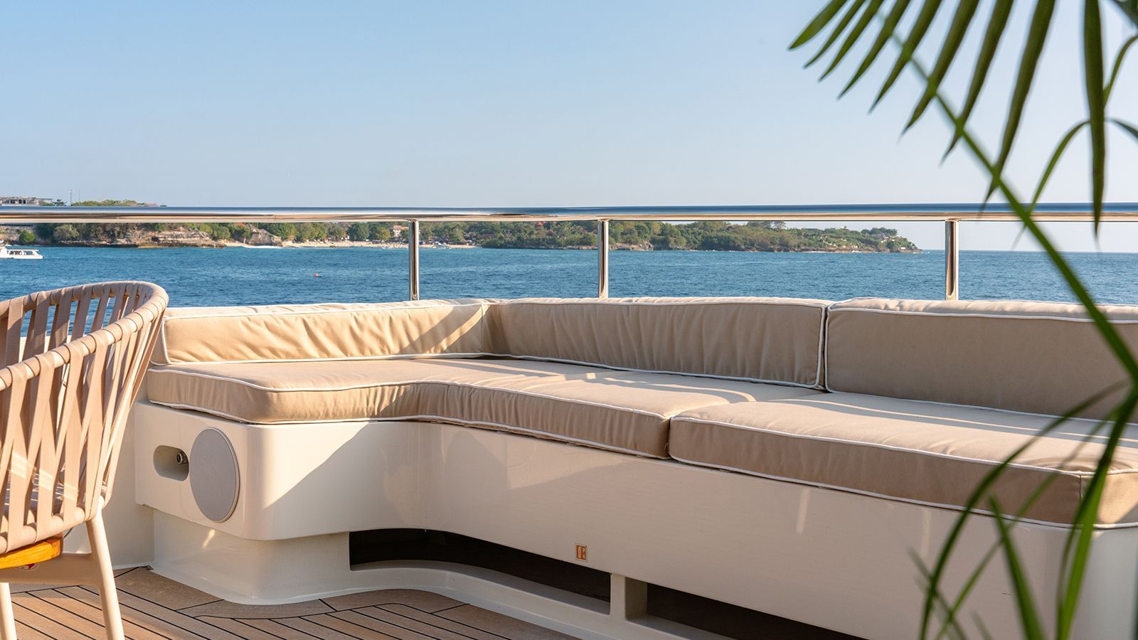 205 Seating on Upper deck.jpg