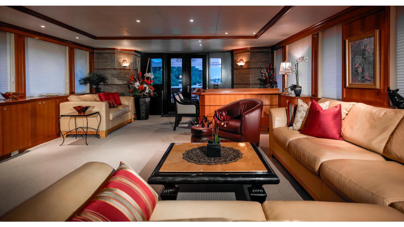 303 Main deck salon alternative view.jpg