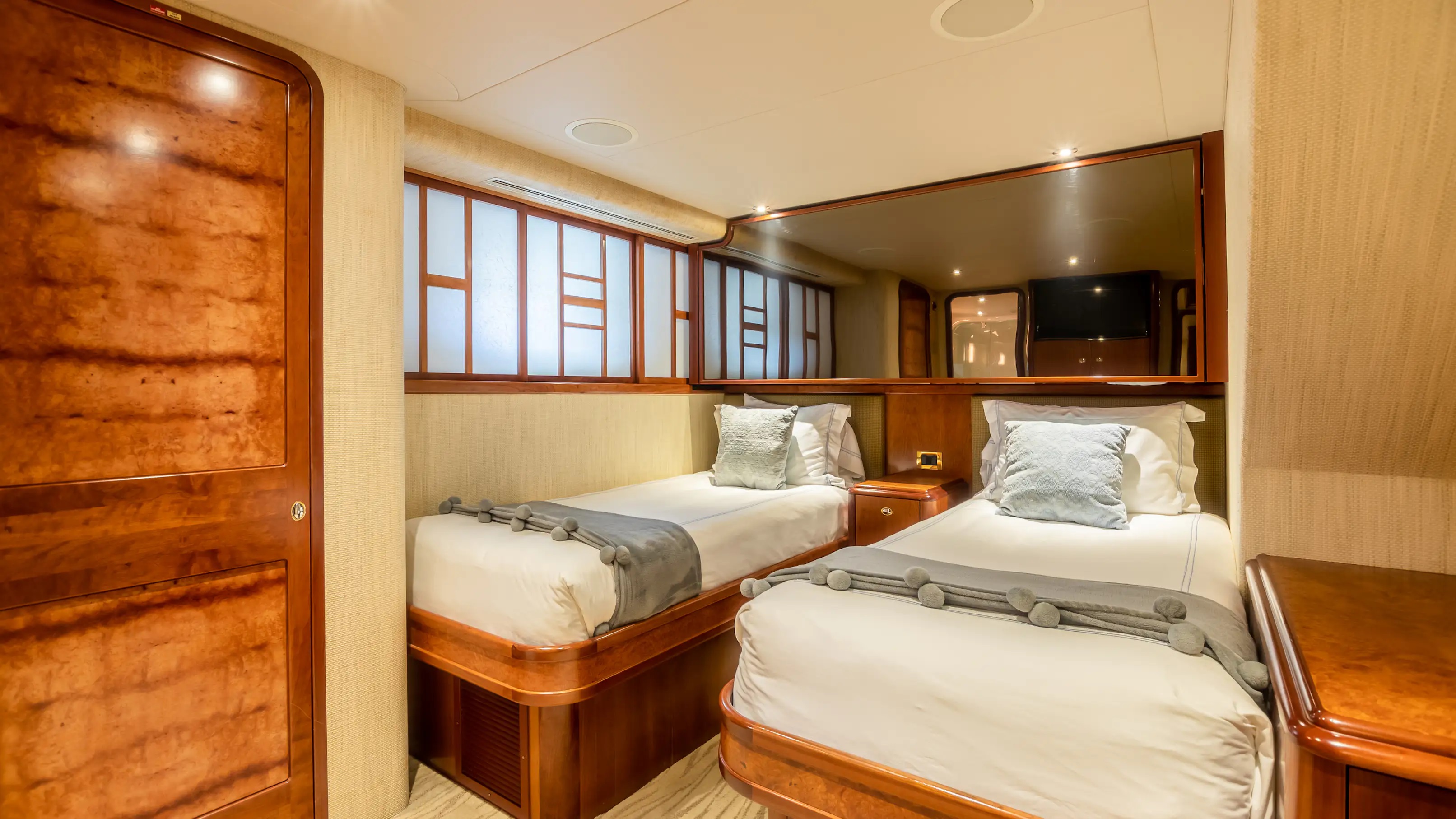 402 Twin suite.jpg