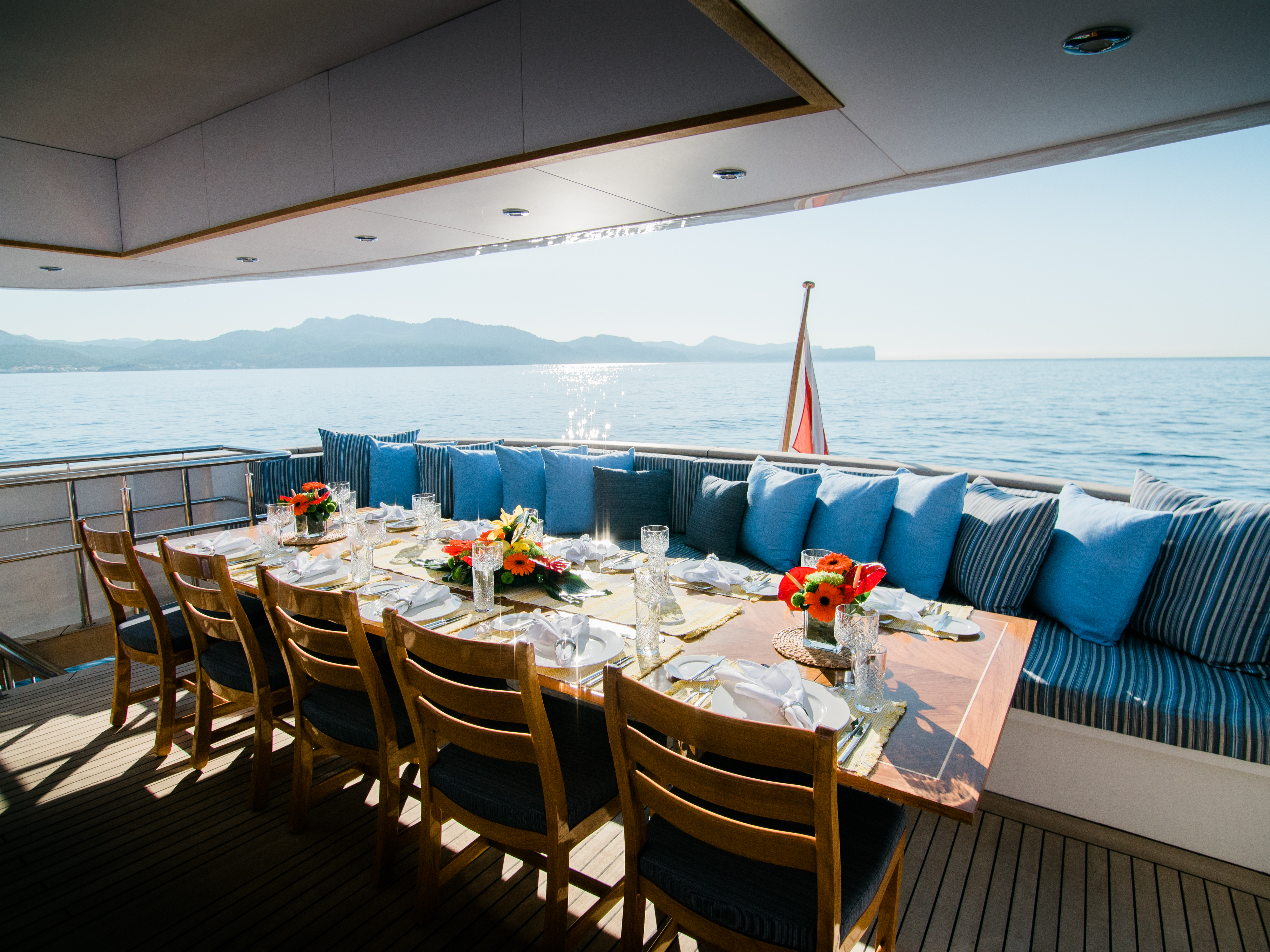 Al dresco aft deck dining area.jpg