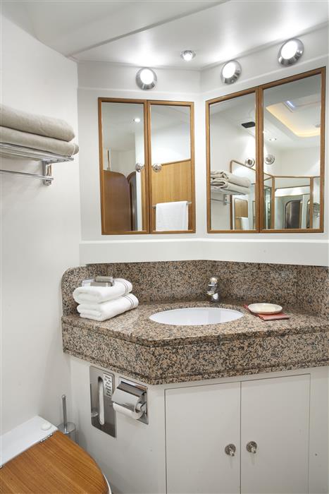 Bathroom - 4097.jpg