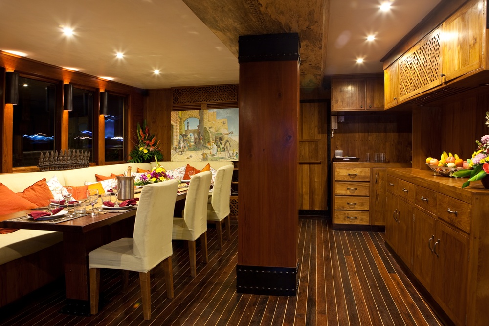 Dining Aboard El Aleph.jpg