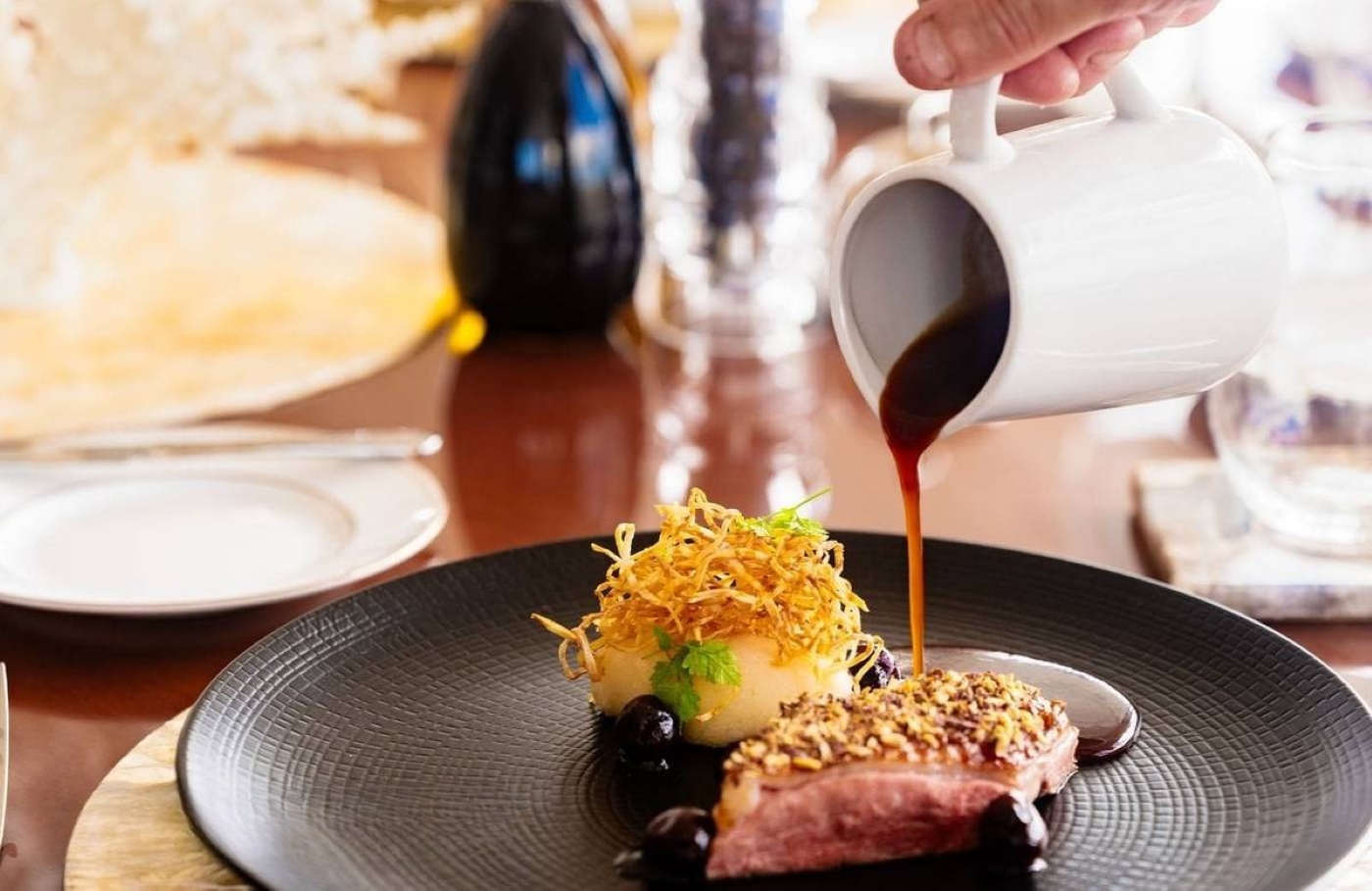 Dining Table 03.jpg