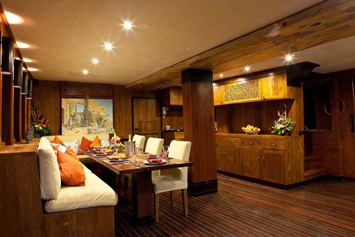 Dining Table.jpg