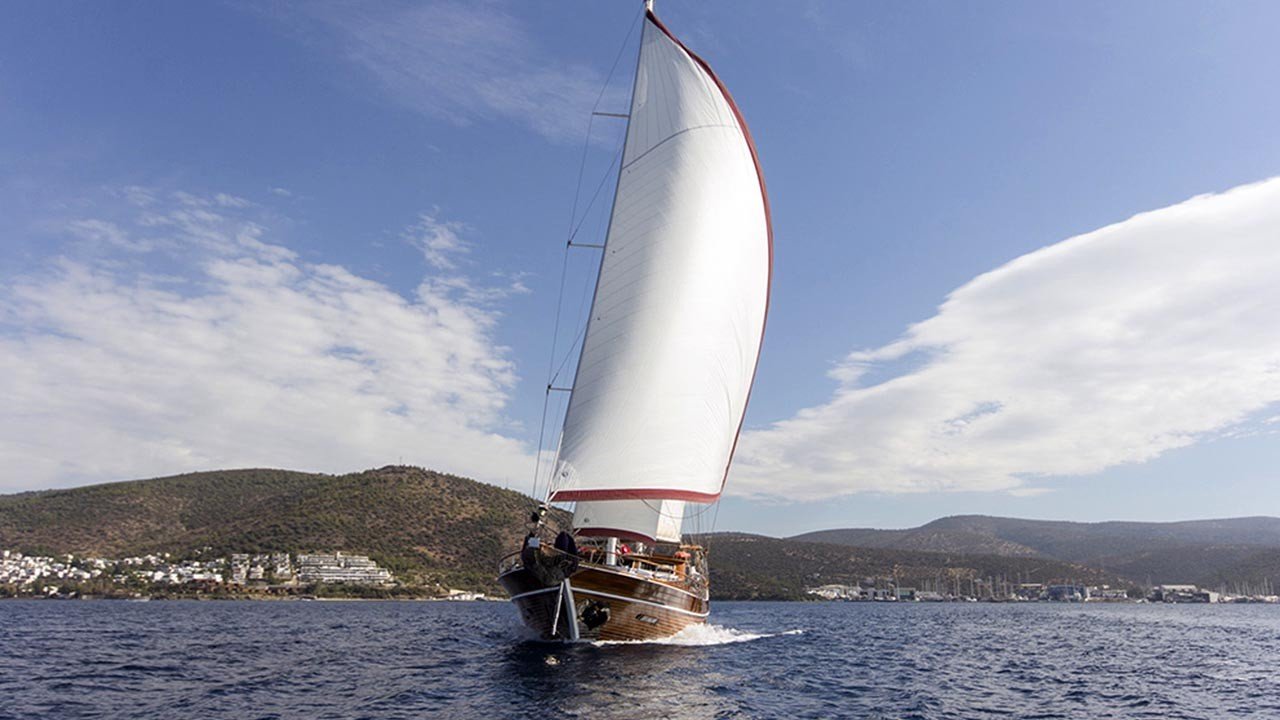 Dreamland gulet bow.jpg