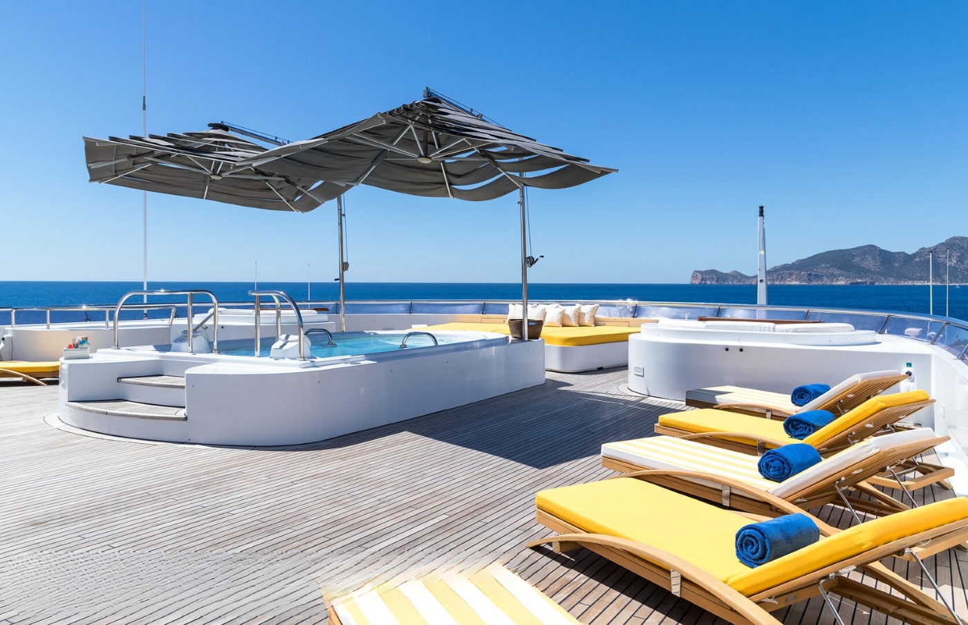 Exterior Sunbathing Area 03.jpg