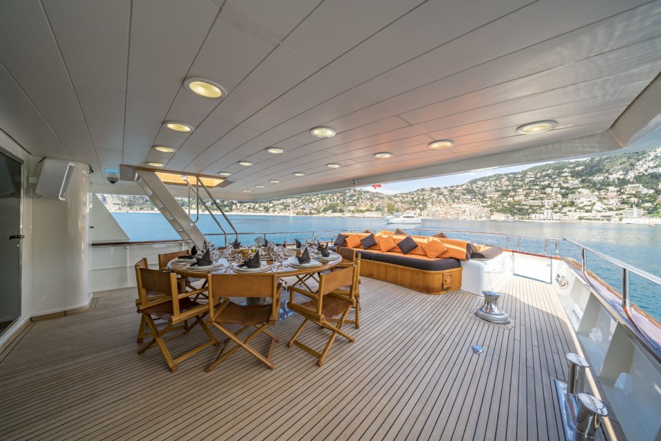 Exterior living 2.jpg