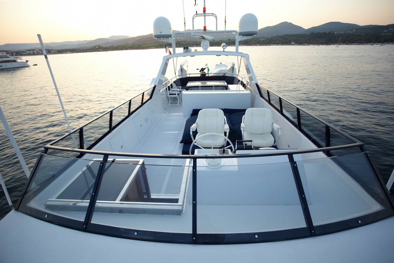 Flybridge view aft.jpg