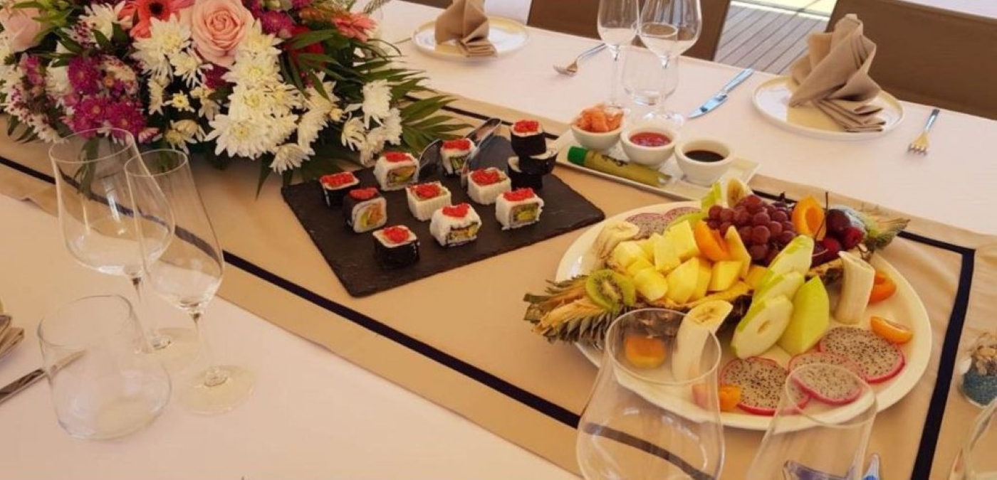 Food On Board 01.jpg