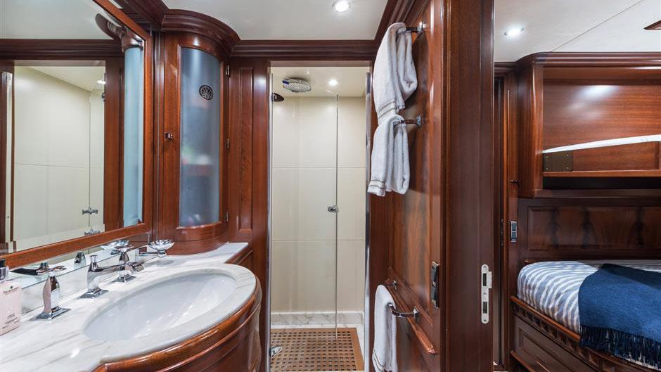 Guest cabin 309.jpg