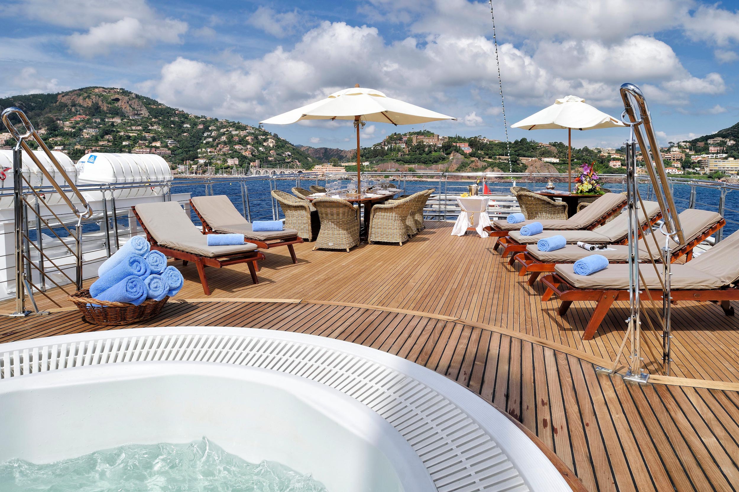 Jacuzzi deck.jpg
