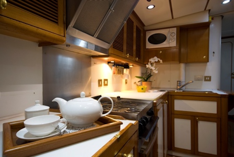 Kitchen 00003.jpg