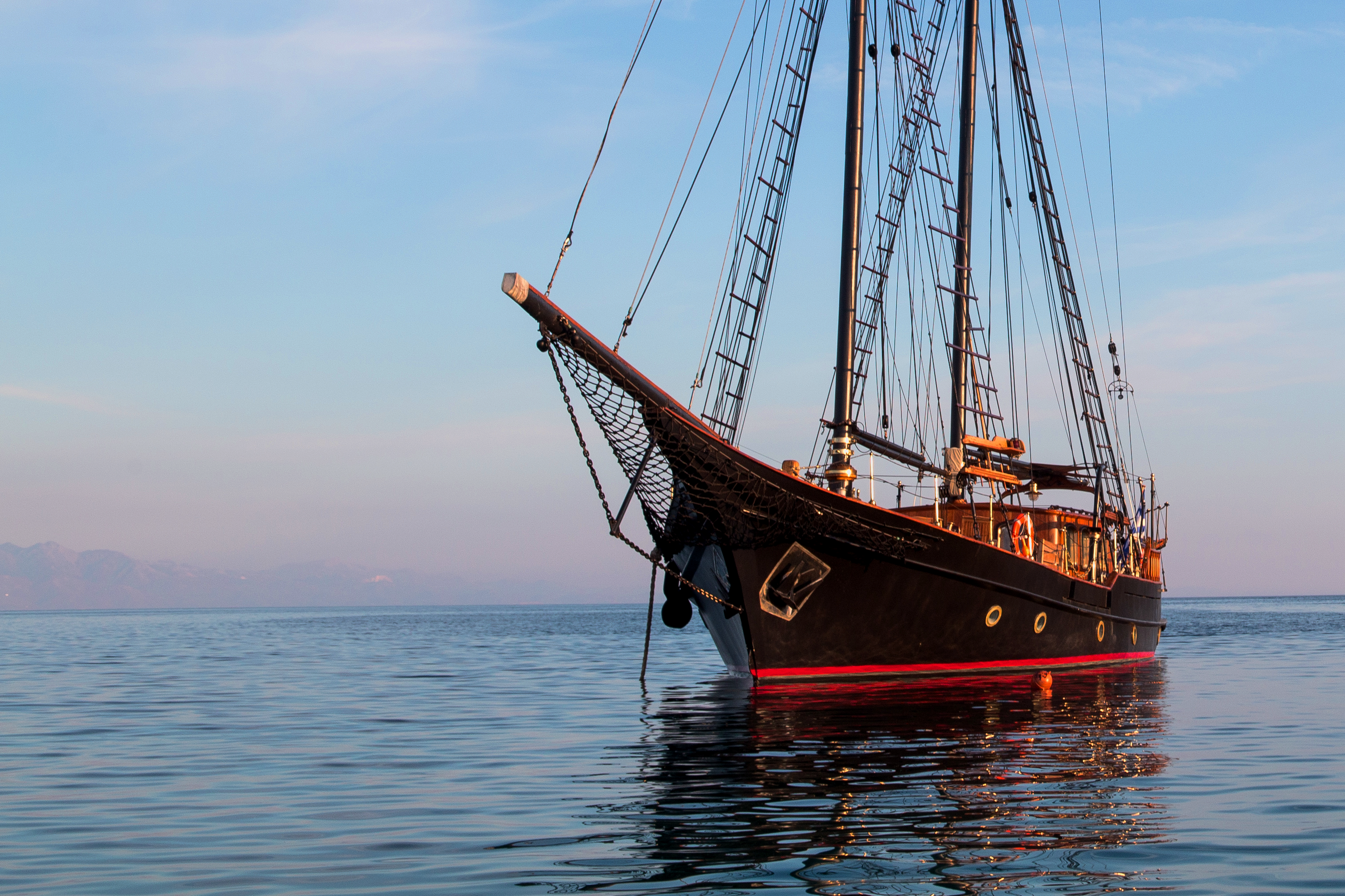 Luxury sailing yacht PRINCE OF ATHENS.png