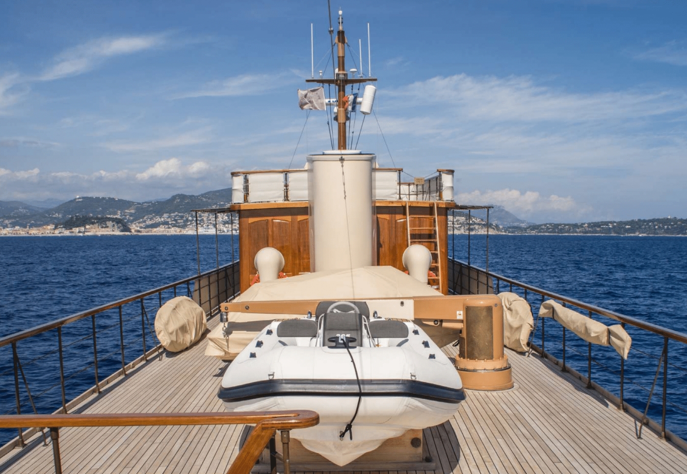 Open sundeck with sea views.jpg