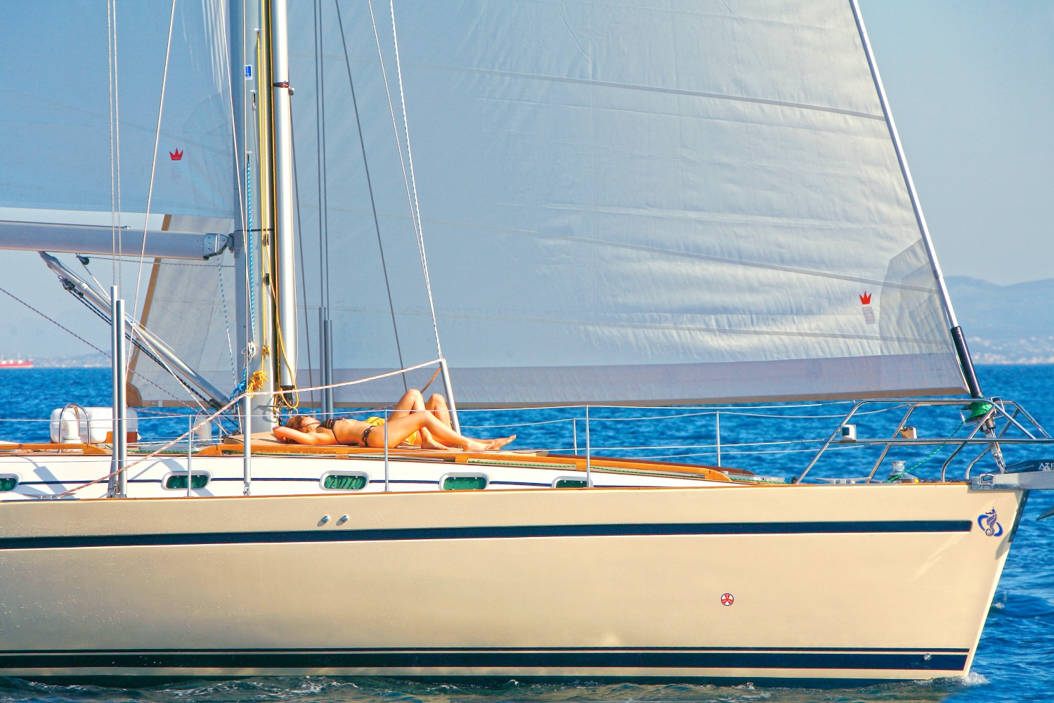 Sailing Yacht MYTHOS 3.jpg