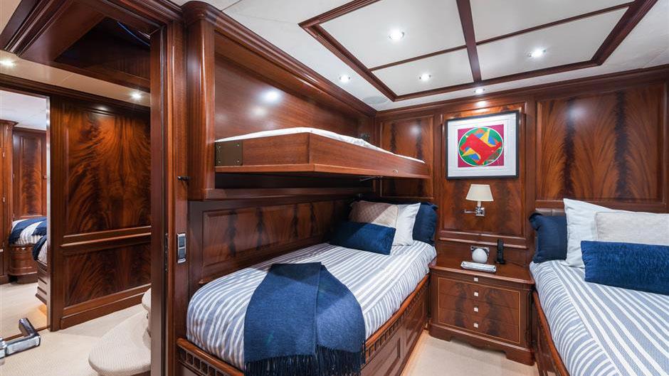 Twin cabin 3094.jpg