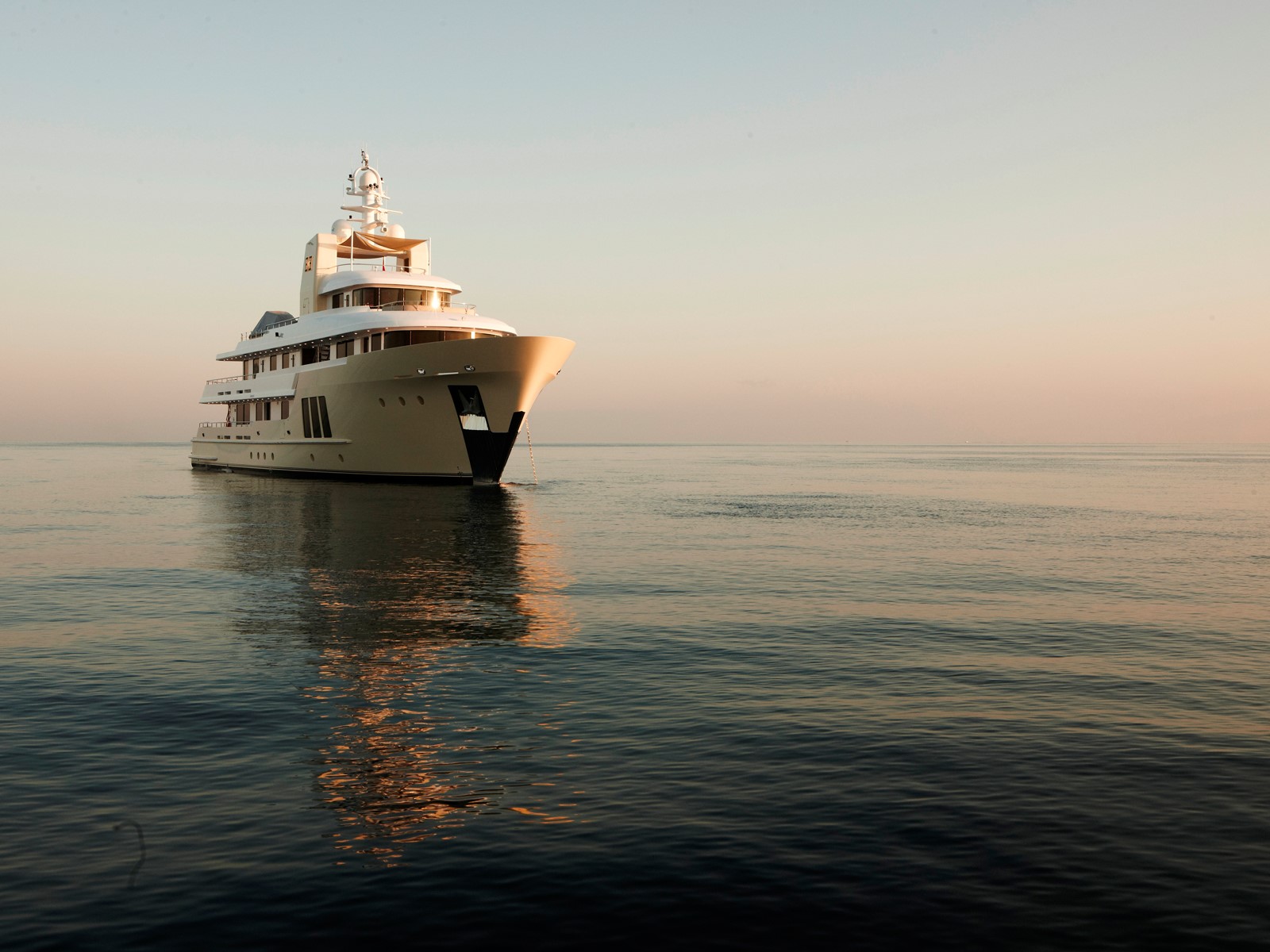 Yacht E&E.jpg