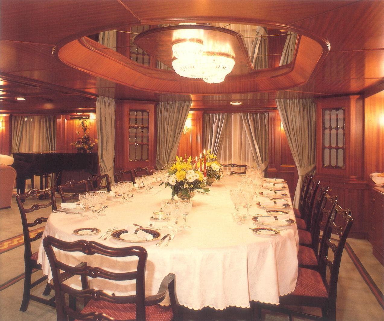 Yacht LADY K II - dining 5.jpg